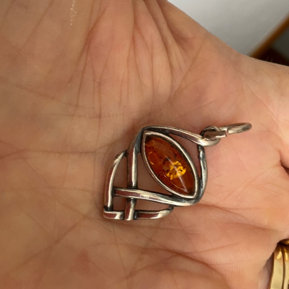 Amber and Sterling pendant - Picture 3 of 4